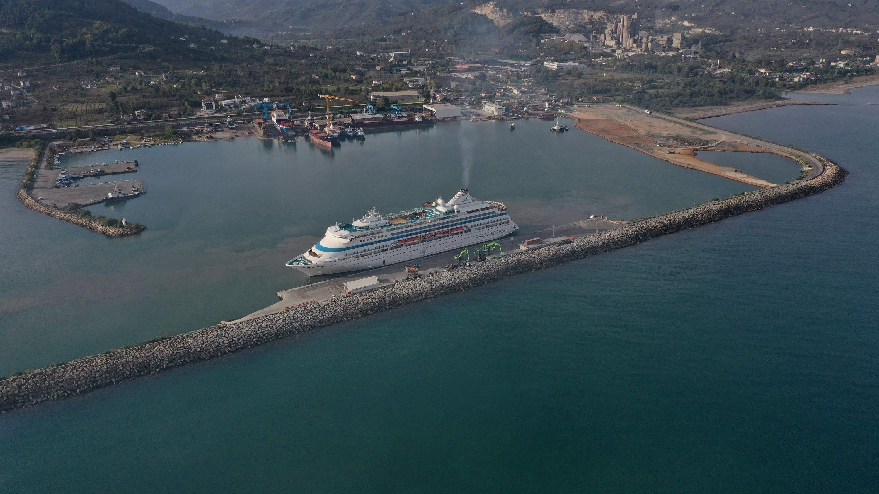 ORDU DEV KRUVAZİYER GEMİLERİNİN UĞRAK NOKTASI OLDU